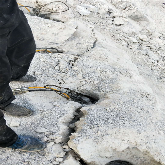 湖南常德石灰岩开采设备机载式破石机厂家地址